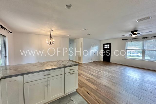 309 Pontevedra Lane, Niceville, FL 32578