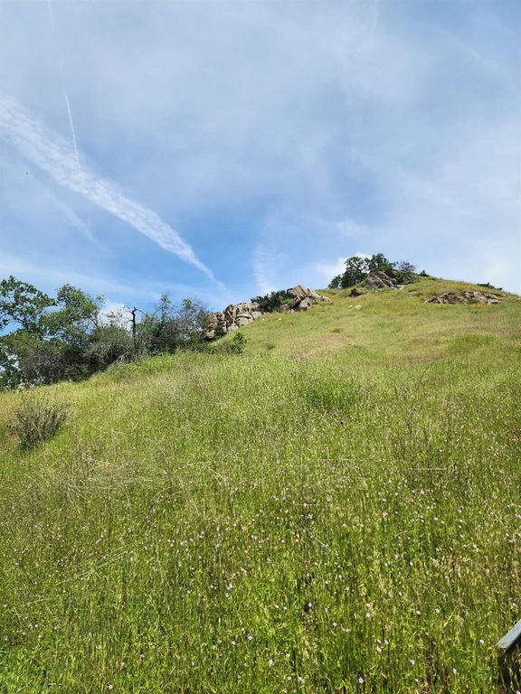 1 Baywood, Yokuts Valley, CA 93675