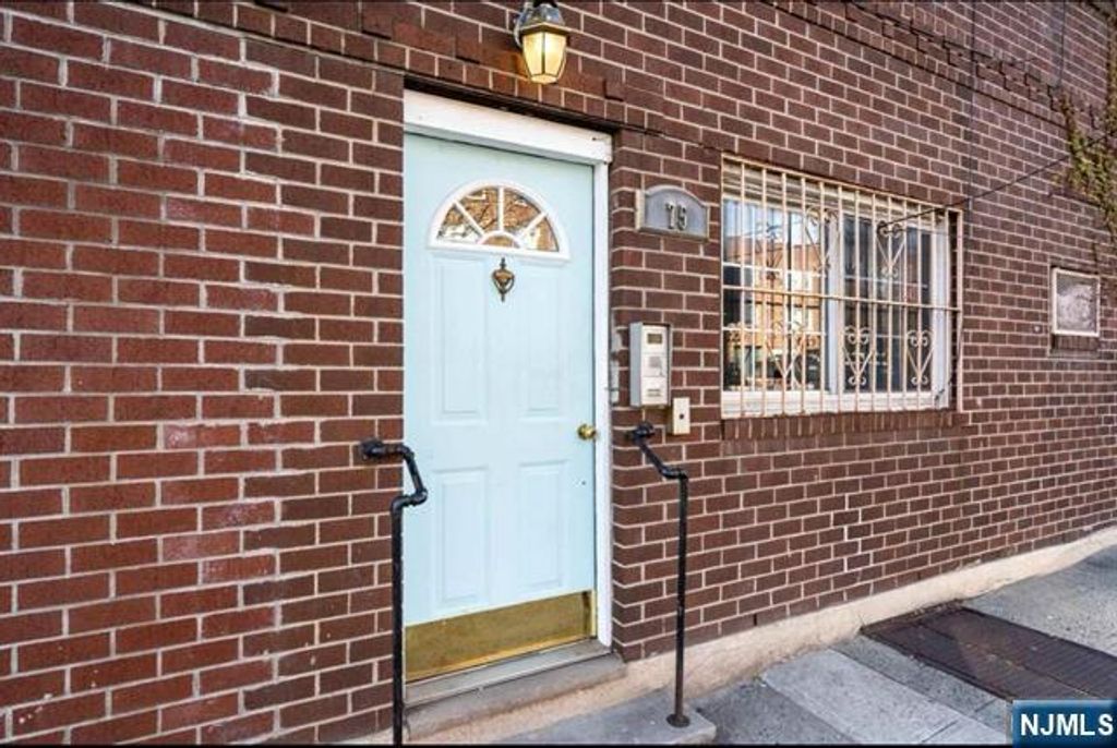 75 Palisade Avenue 1, Jersey City, NJ 07306