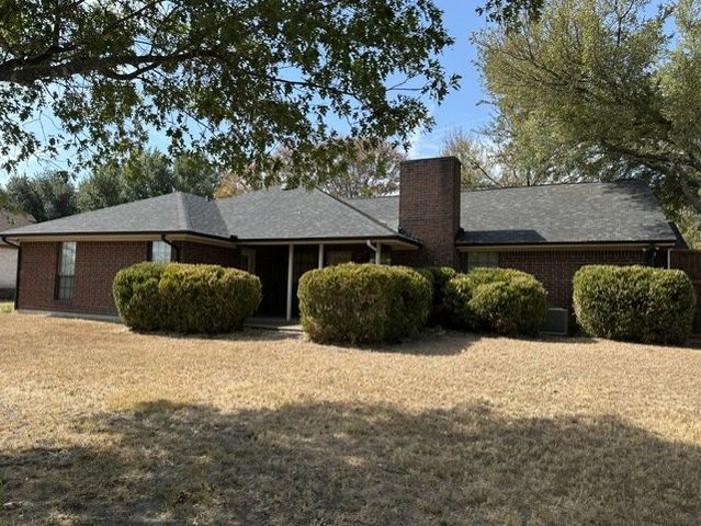 503 Pin Oak Drive, Terrell, TX 75161