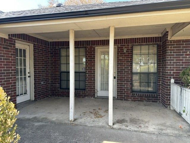 503 Pin Oak Drive, Terrell, TX 75161