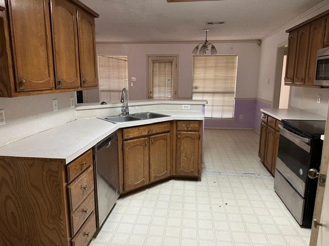 503 Pin Oak Drive, Terrell, TX 75161