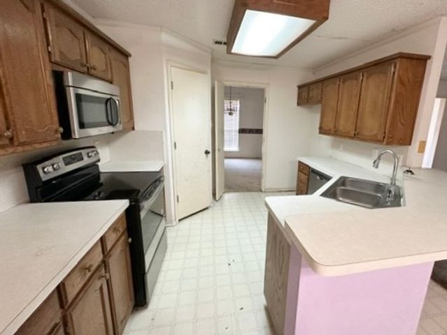 503 Pin Oak Drive, Terrell, TX 75161