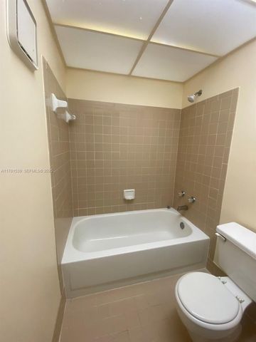 6890 Royal Palm Boulevard 305H, Margate, FL 33063