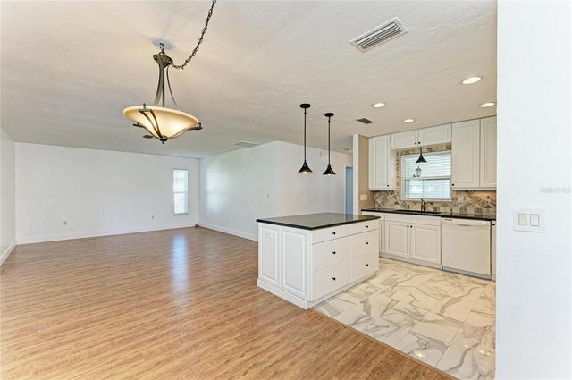 3324 WESTFORD LANE 112, Sarasota, FL 34231