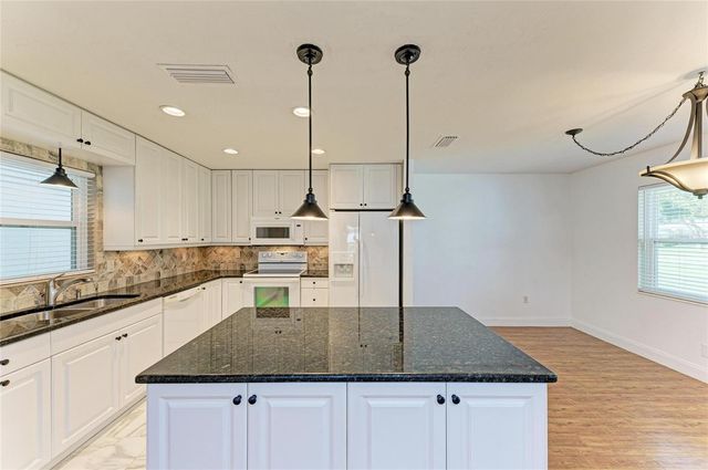 3324 WESTFORD LANE 112, Sarasota, FL 34231