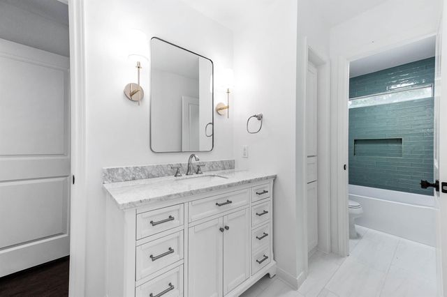 727 Bunker Hill Road 104, Houston, TX 77024