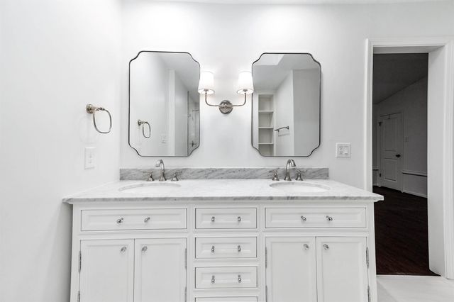 727 Bunker Hill Road 104, Houston, TX 77024