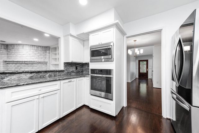 727 Bunker Hill Road 104, Houston, TX 77024
