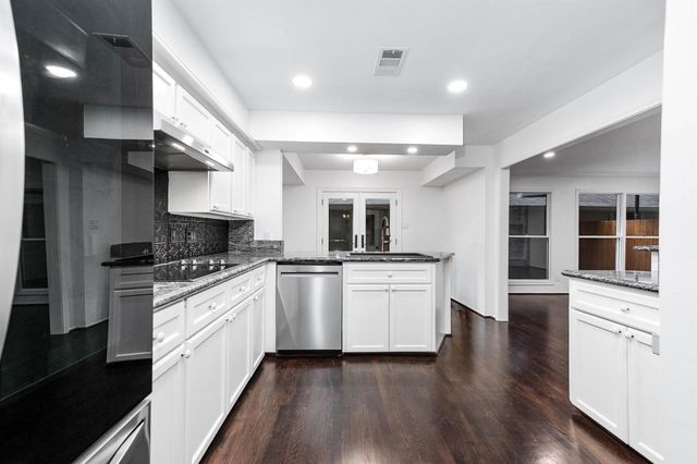 727 Bunker Hill Road 104, Houston, TX 77024