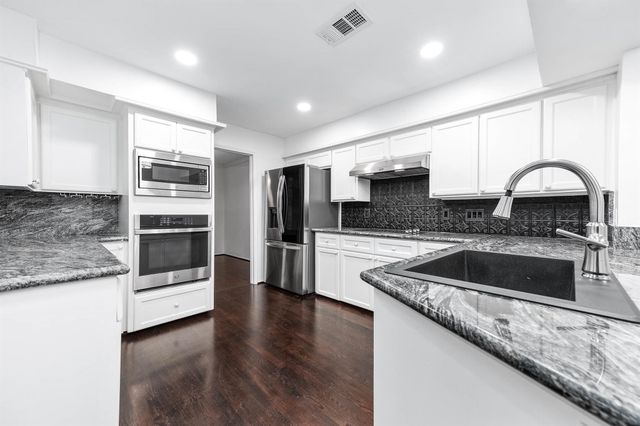 727 Bunker Hill Road 104, Houston, TX 77024