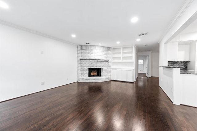 727 Bunker Hill Road 104, Houston, TX 77024