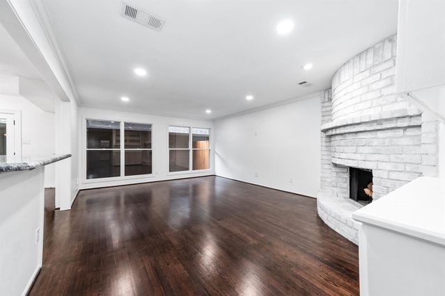 727 Bunker Hill Road 104, Houston, TX 77024