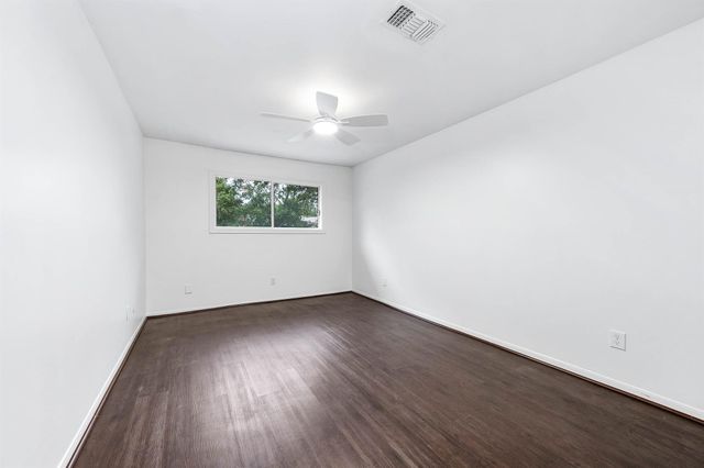 727 Bunker Hill Road 104, Houston, TX 77024