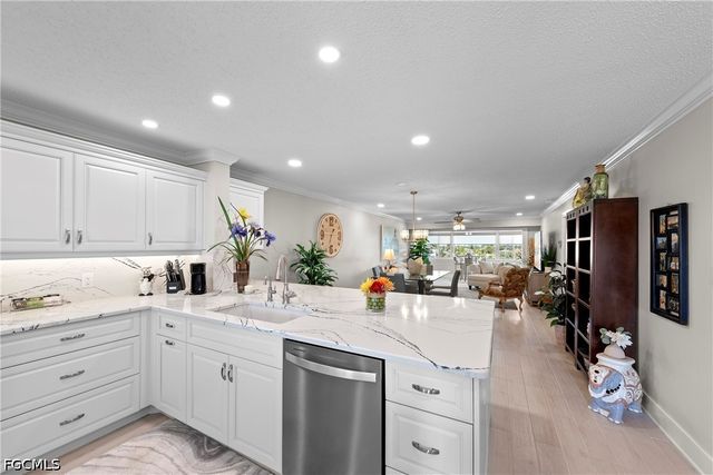4309 Mariner WAY 405, Fort Myers, FL 33919