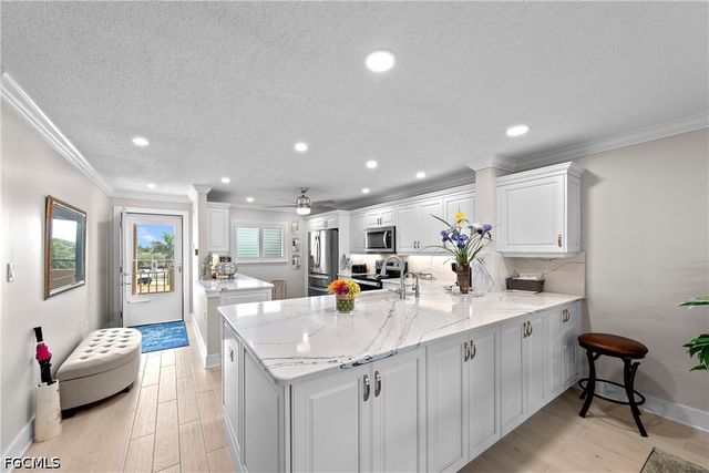 4309 Mariner WAY 405, Fort Myers, FL 33919