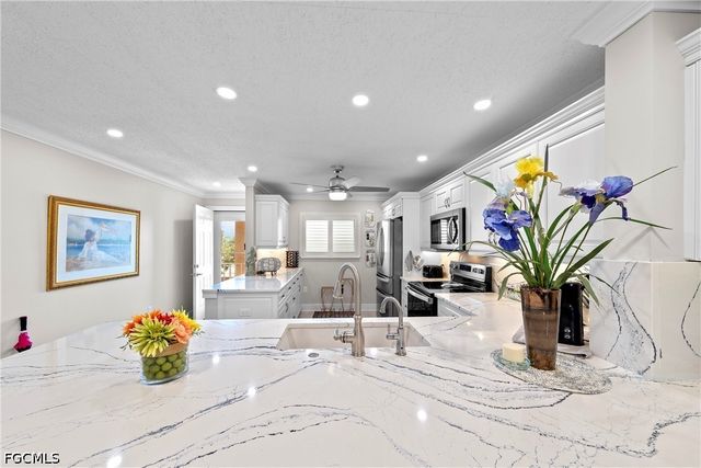 4309 Mariner WAY 405, Fort Myers, FL 33919