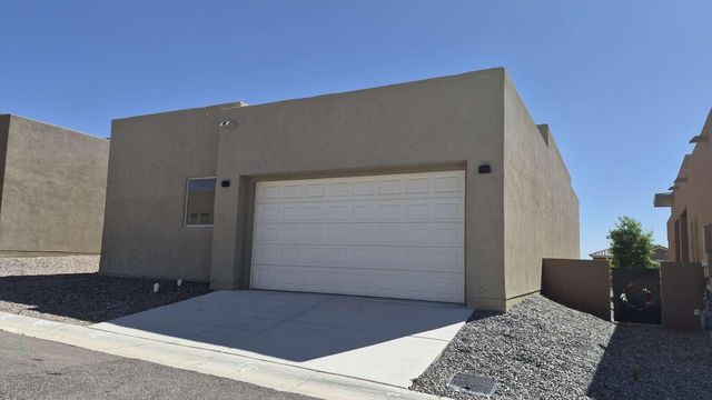 5417 E Village Avenue NE, Rio Rancho, NM 87144