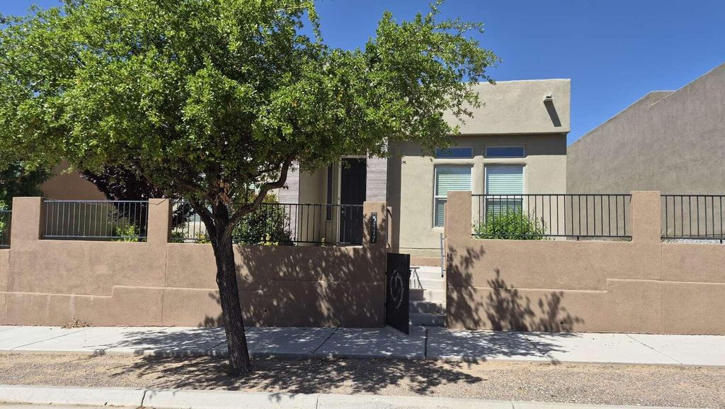 5417 E Village Avenue NE, Rio Rancho, NM 87144