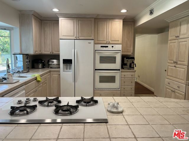 5819 Fairhaven Avenue, Woodland Hills (los Angeles), CA 91367