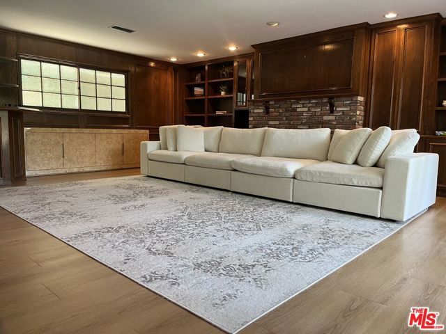 5819 Fairhaven Avenue, Woodland Hills (los Angeles), CA 91367