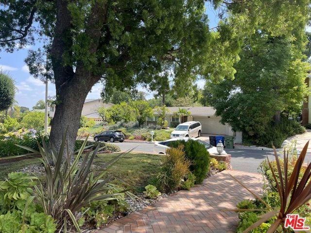 5819 Fairhaven Avenue, Woodland Hills (los Angeles), CA 91367