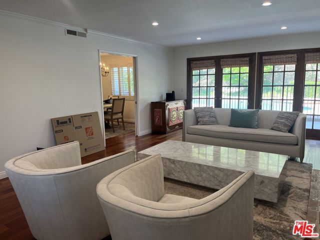 5819 Fairhaven Avenue, Woodland Hills (los Angeles), CA 91367