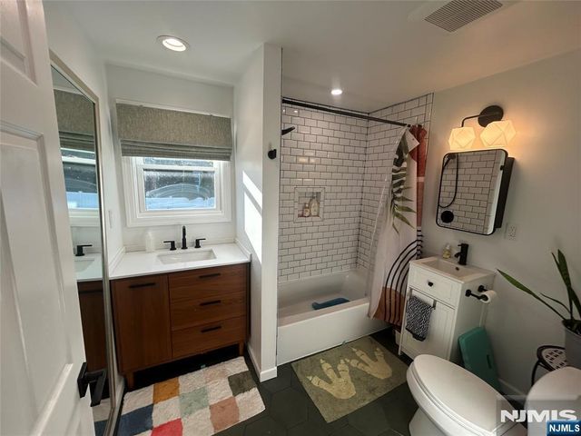 81 Ivanhoe Terrace, Bloomfield, NJ 07003