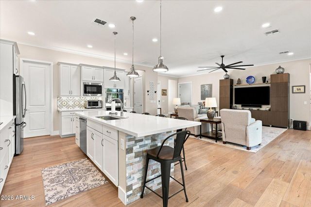 1118 E PASEO Way, Phoenix, AZ 85042