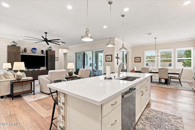 1118 E PASEO Way, Phoenix, AZ 85042