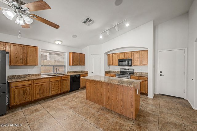 1362 E ANGELINE Avenue, San Tan Valley, AZ 85140