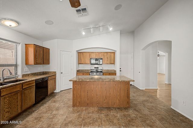 1362 E ANGELINE Avenue, San Tan Valley, AZ 85140