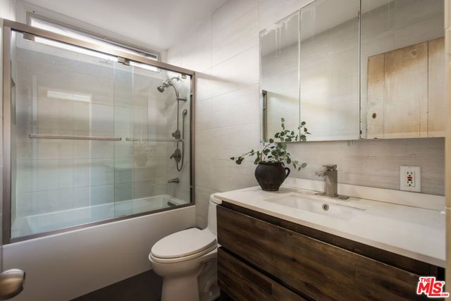 454 Stassi Lane, Santa Monica, CA 90402