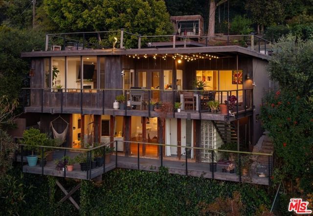 454 Stassi Lane, Santa Monica, CA 90402