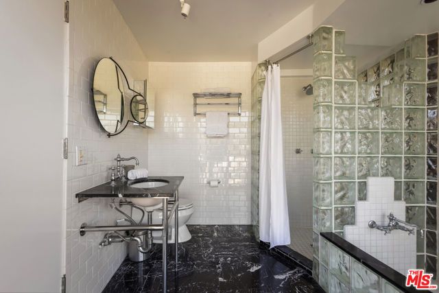 454 Stassi Lane, Santa Monica, CA 90402