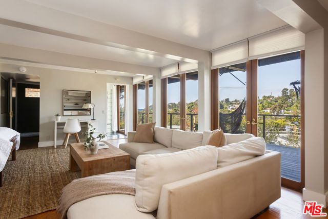 454 Stassi Lane, Santa Monica, CA 90402