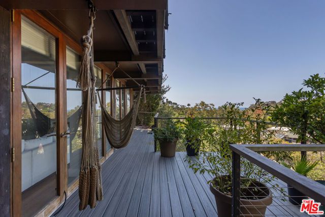 454 Stassi Lane, Santa Monica, CA 90402