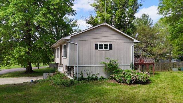 1845 W BORIS DR, Columbia, MO 65203