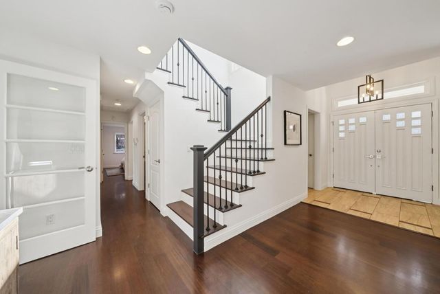 900 Highlands Circle, Los Altos, CA 94024