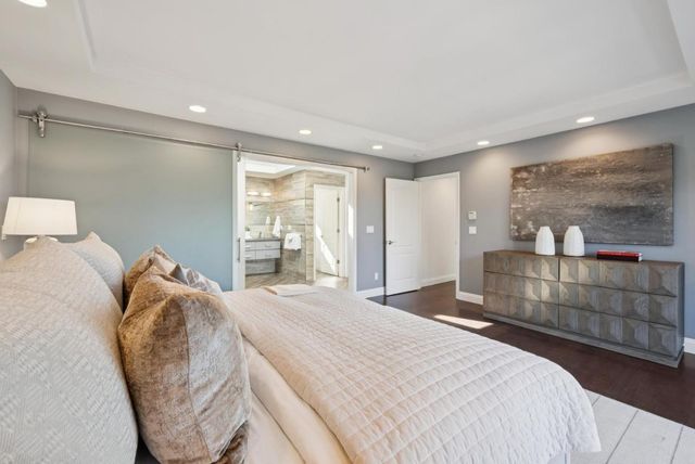 900 Highlands Circle, Los Altos, CA 94024