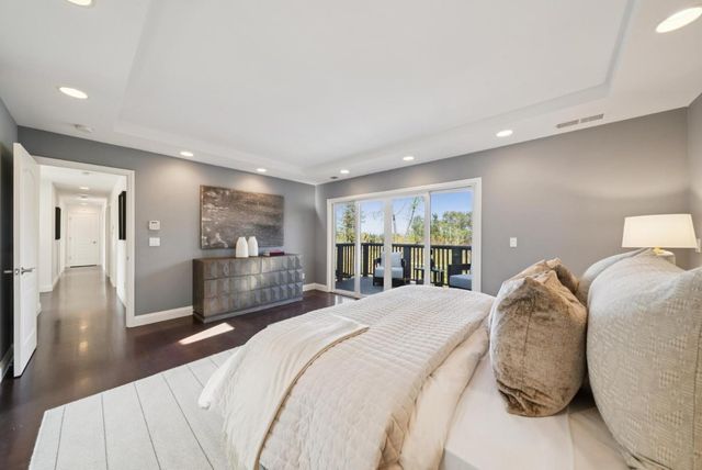 900 Highlands Circle, Los Altos, CA 94024