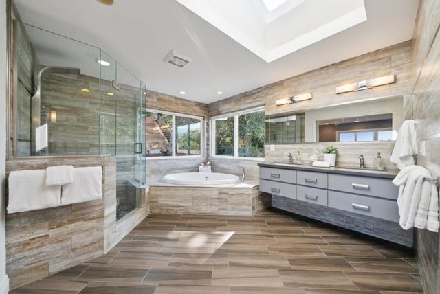 900 Highlands Circle, Los Altos, CA 94024