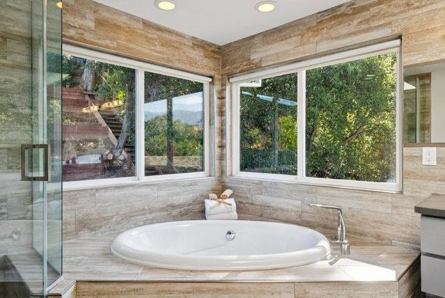 900 Highlands Circle, Los Altos, CA 94024