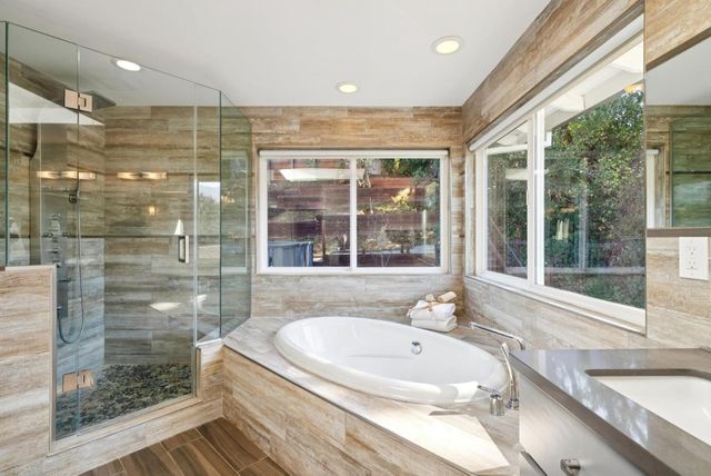 900 Highlands Circle, Los Altos, CA 94024