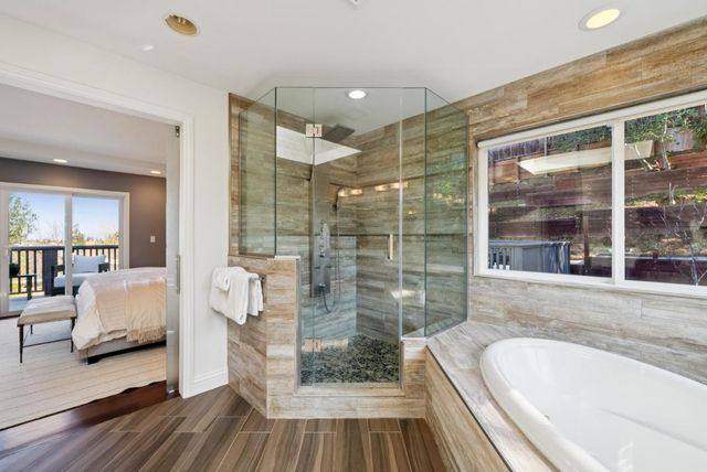 900 Highlands Circle, Los Altos, CA 94024