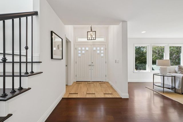 900 Highlands Circle, Los Altos, CA 94024