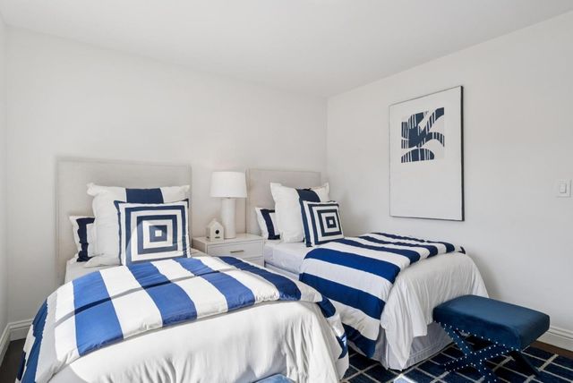 900 Highlands Circle, Los Altos, CA 94024