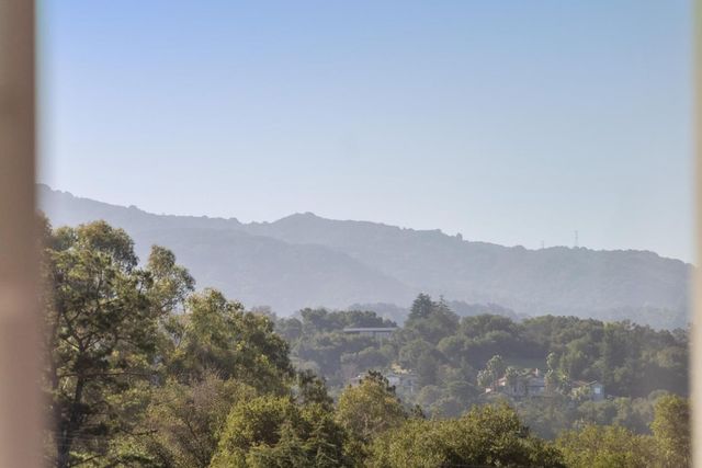 900 Highlands Circle, Los Altos, CA 94024