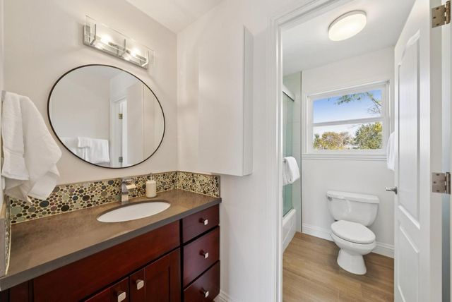 900 Highlands Circle, Los Altos, CA 94024