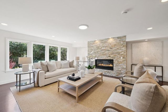 900 Highlands Circle, Los Altos, CA 94024